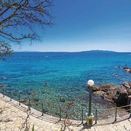 Stunning In Mladenici