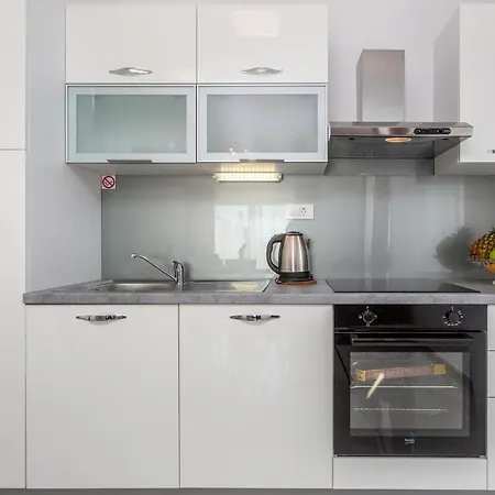 Apartmán 2 Bedroom Amazing In Mladenici