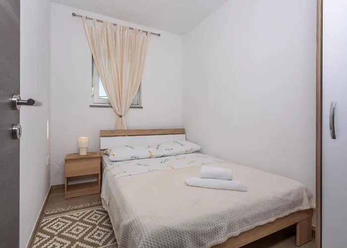 Apartamento Stunning In Mladenici *