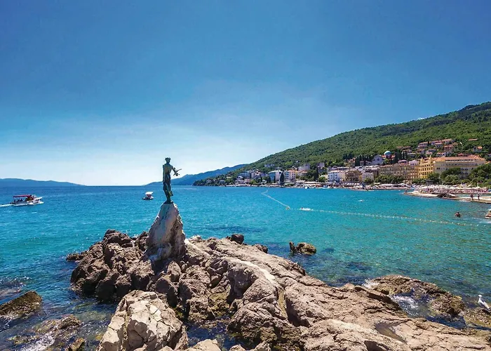 Stunning In Mladenici *